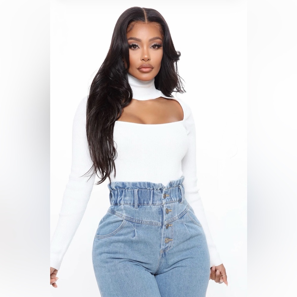 Cutout Neck Rib Knit Long-Sleeve Top in White